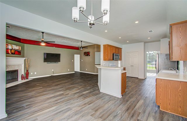 8126 Laurel Lane, Baytown, TX 77523