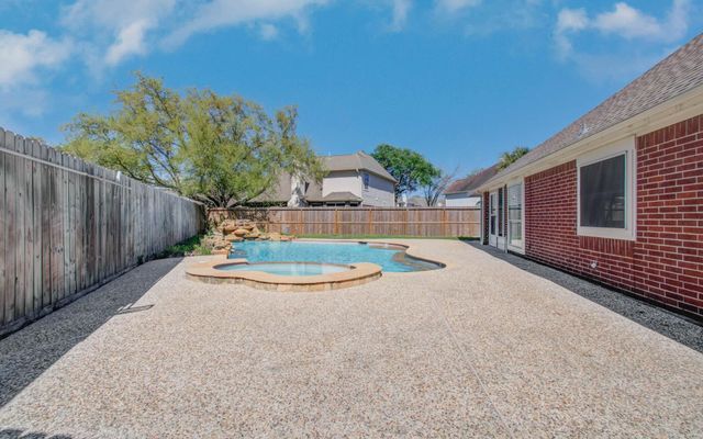 8126 Laurel Lane, Baytown, TX 77523