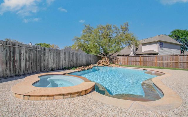 8126 Laurel Lane, Baytown, TX 77523