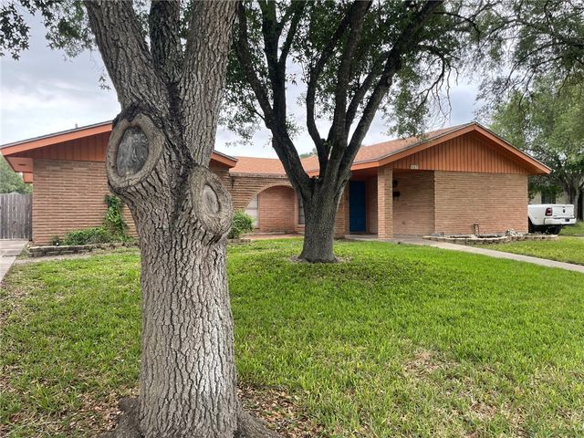 217 S Pasadena Dr, Kingsville, TX 78363
