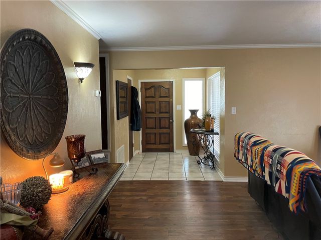 217 S Pasadena Dr, Kingsville, TX 78363