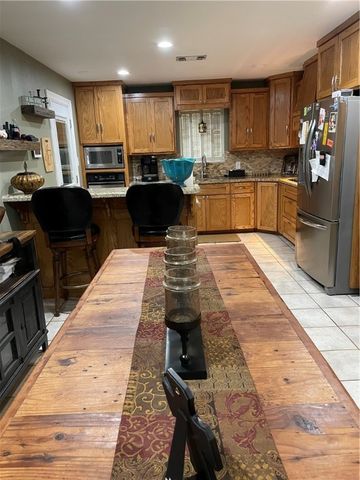 217 S Pasadena Dr, Kingsville, TX 78363