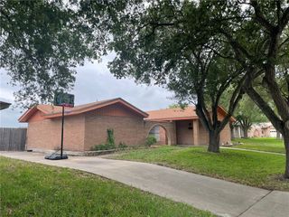 217 S Pasadena Dr, Kingsville, TX 78363
