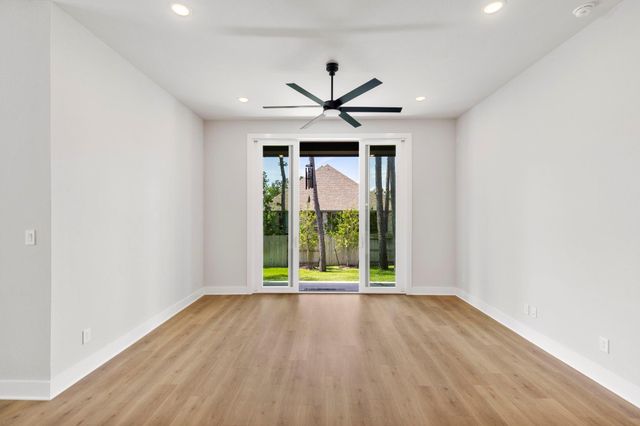 415 N Hillary Step Place, Montgomery, TX 77316
