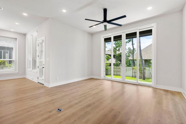 415 N Hillary Step Place, Montgomery, TX 77316