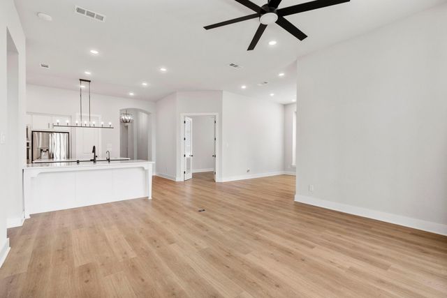 415 N Hillary Step Place, Montgomery, TX 77316