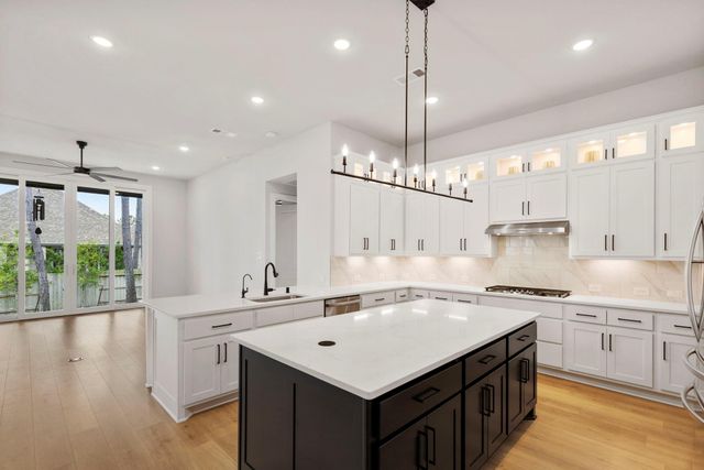415 N Hillary Step Place, Montgomery, TX 77316