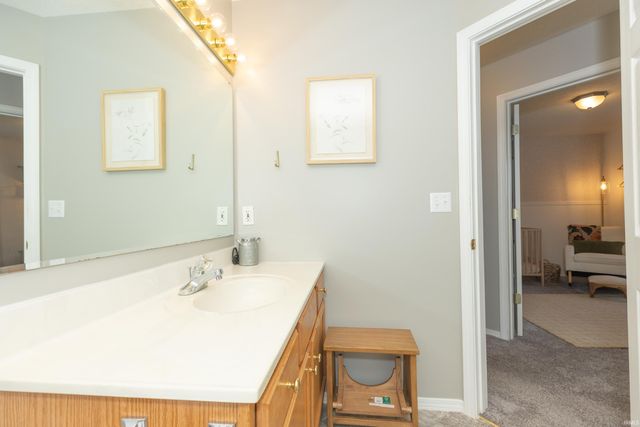 727 Sunflower Circle, Evansville, IN 47712