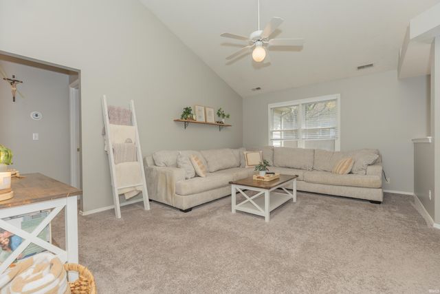 727 Sunflower Circle, Evansville, IN 47712