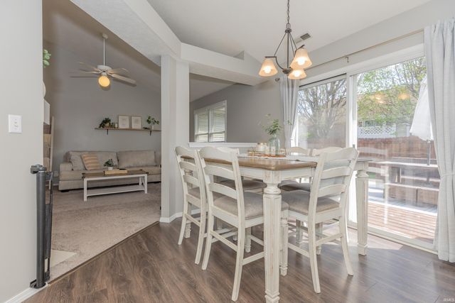 727 Sunflower Circle, Evansville, IN 47712