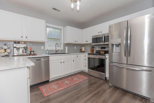 727 Sunflower Circle, Evansville, IN 47712