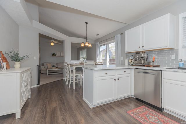 727 Sunflower Circle, Evansville, IN 47712