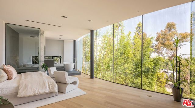 9277 Thrush Way, Los Angeles, CA 90069