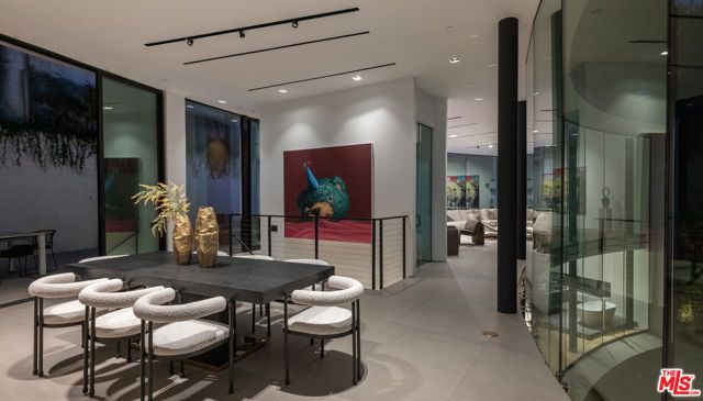 9277 Thrush Way, Los Angeles, CA 90069