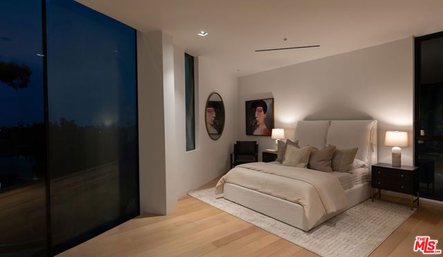 9277 Thrush Way, Los Angeles, CA 90069