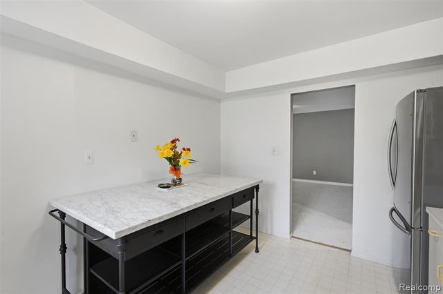 29726 Pine Ridge Circle, Farmington Hills, MI 48331