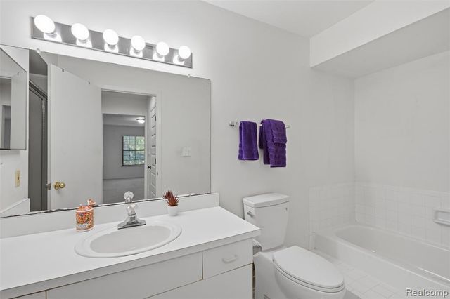 29726 Pine Ridge Circle, Farmington Hills, MI 48331