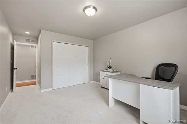 29726 Pine Ridge Circle, Farmington Hills, MI 48331