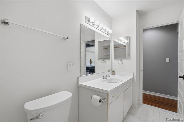 29726 Pine Ridge Circle, Farmington Hills, MI 48331
