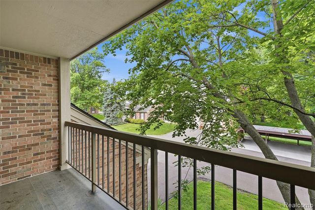 29726 Pine Ridge Circle, Farmington Hills, MI 48331