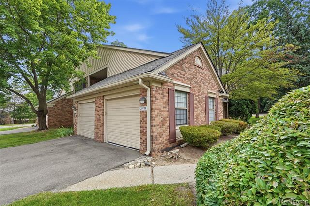 29726 Pine Ridge Circle, Farmington Hills, MI 48331