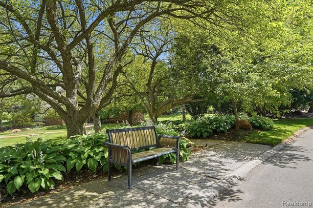 29726 Pine Ridge Circle, Farmington Hills, MI 48331
