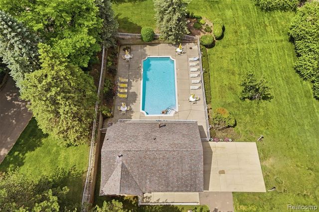 29726 Pine Ridge Circle, Farmington Hills, MI 48331