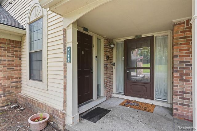 29726 Pine Ridge Circle, Farmington Hills, MI 48331