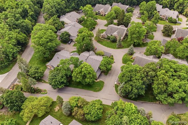 29726 Pine Ridge Circle, Farmington Hills, MI 48331