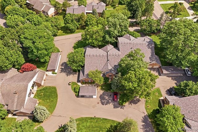 29726 Pine Ridge Circle, Farmington Hills, MI 48331