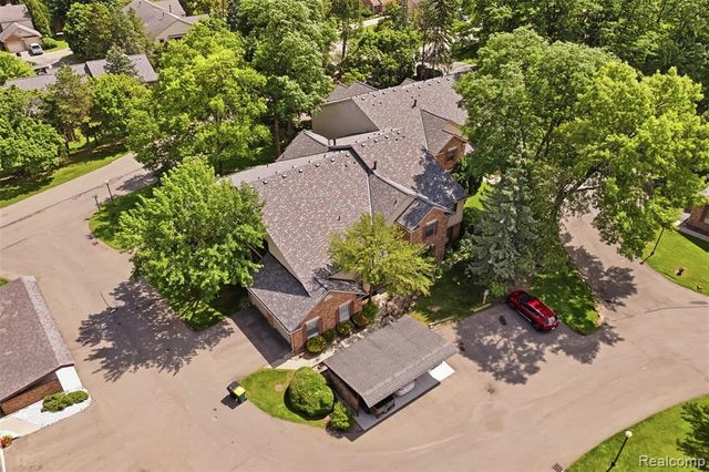 29726 Pine Ridge Circle, Farmington Hills, MI 48331