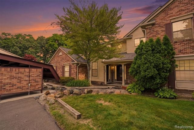 29726 Pine Ridge Circle, Farmington Hills, MI 48331