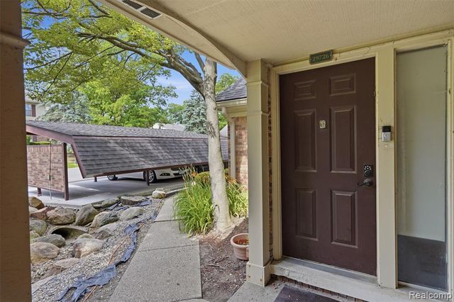 29726 Pine Ridge Circle, Farmington Hills, MI 48331