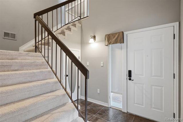 29726 Pine Ridge Circle, Farmington Hills, MI 48331
