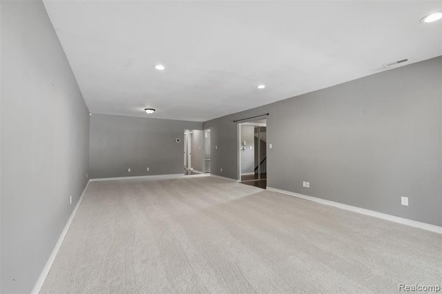 29726 Pine Ridge Circle, Farmington Hills, MI 48331
