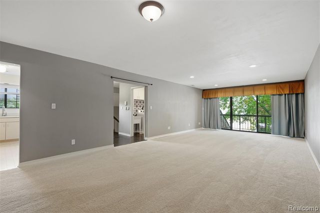 29726 Pine Ridge Circle, Farmington Hills, MI 48331