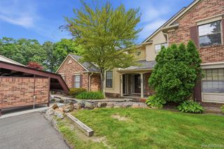 29726 Pine Ridge Circle, Farmington Hills, MI 48331