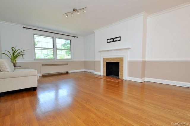 11 Sentry Place 1D, Scarsdale, NY 10583
