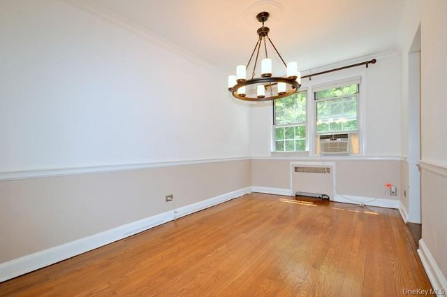 11 Sentry Place 1D, Scarsdale, NY 10583