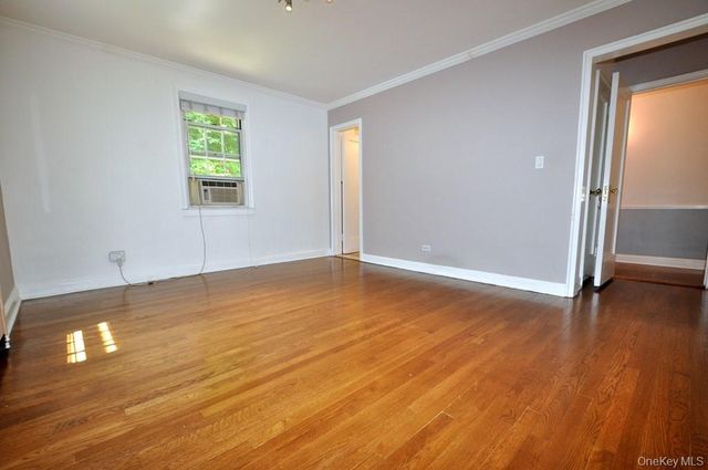 11 Sentry Place 1D, Scarsdale, NY 10583