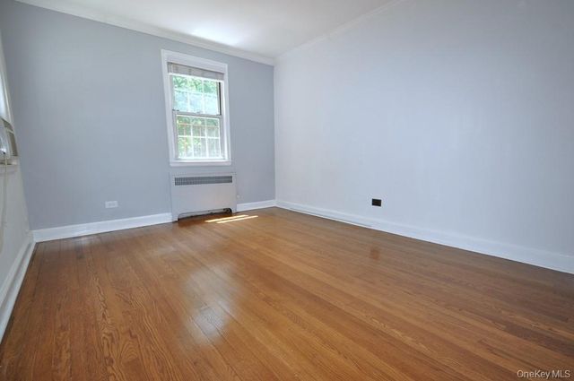 11 Sentry Place 1D, Scarsdale, NY 10583
