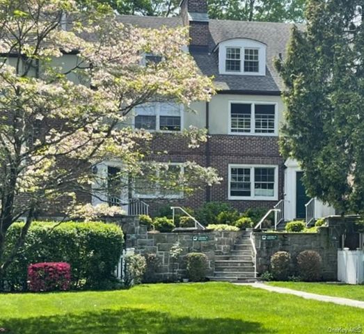 11 Sentry Place 1D, Scarsdale, NY 10583