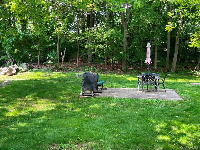 11 Sentry Place 1D, Scarsdale, NY 10583