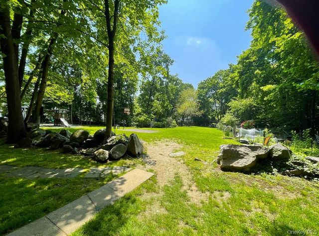 11 Sentry Place 1D, Scarsdale, NY 10583