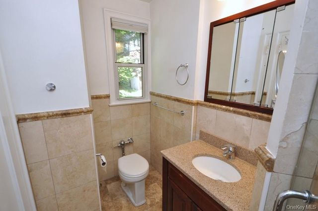 11 Sentry Place 1D, Scarsdale, NY 10583