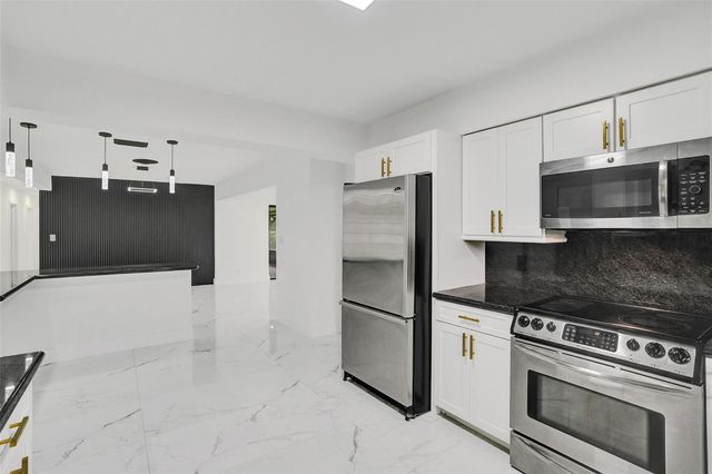 5840 SW 14th Street, Plantation, FL 33317
