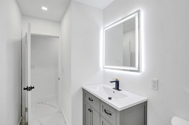 5840 SW 14th Street, Plantation, FL 33317