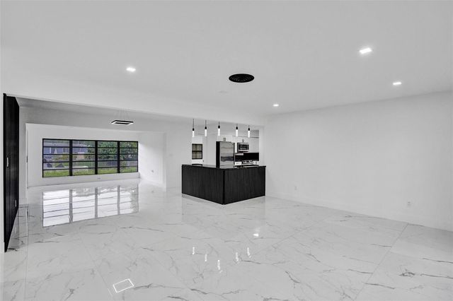 5840 SW 14th Street, Plantation, FL 33317