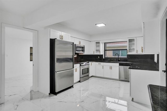 5840 SW 14th Street, Plantation, FL 33317