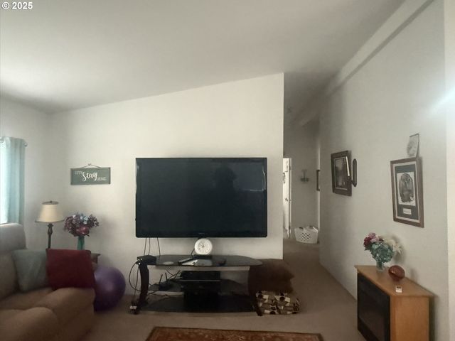 1601 RHODODENDRON Dr 654, Florence, OR 97439